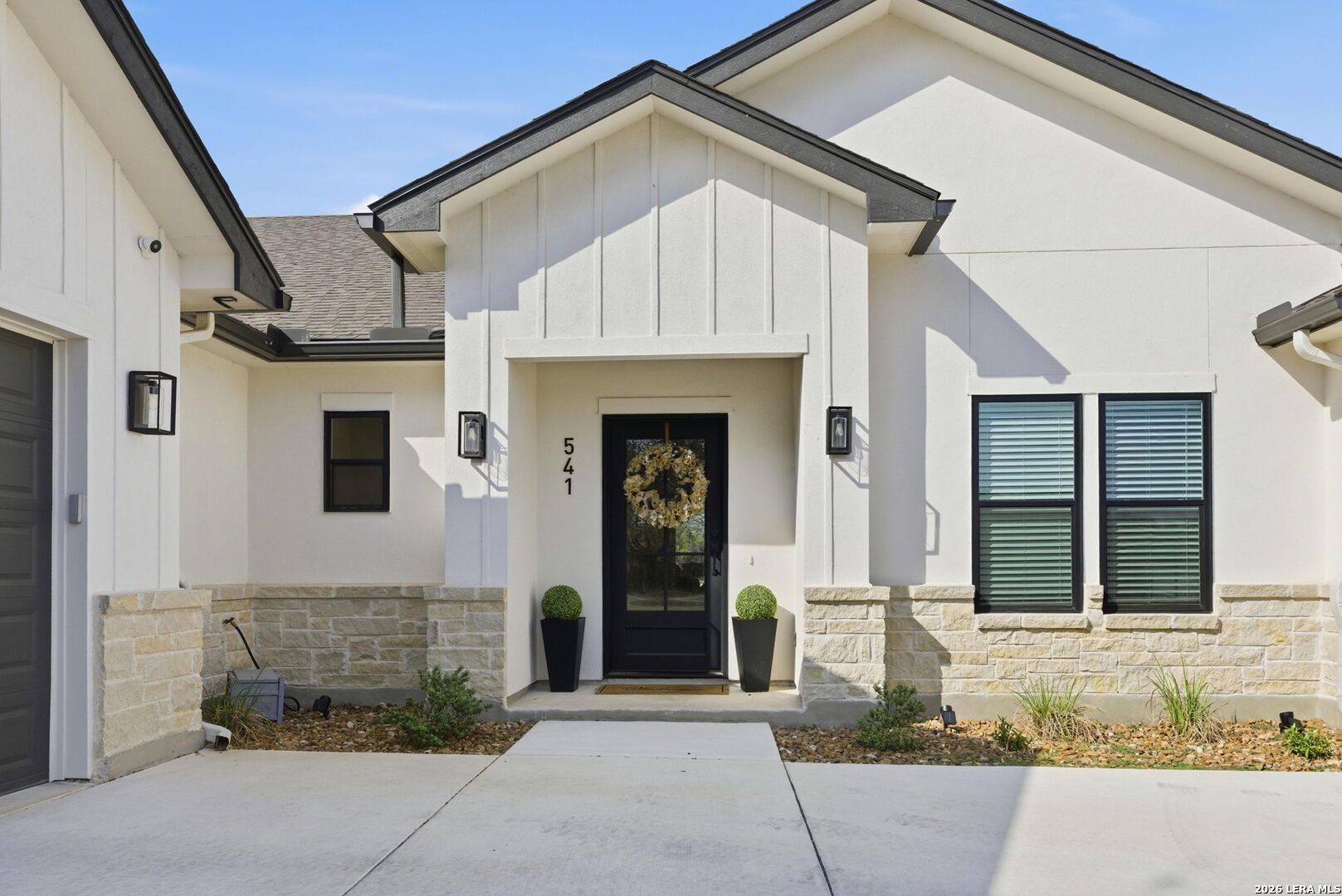 541 Rio Azul Pipe Creek, TX 78063 - Photo 5 of 68