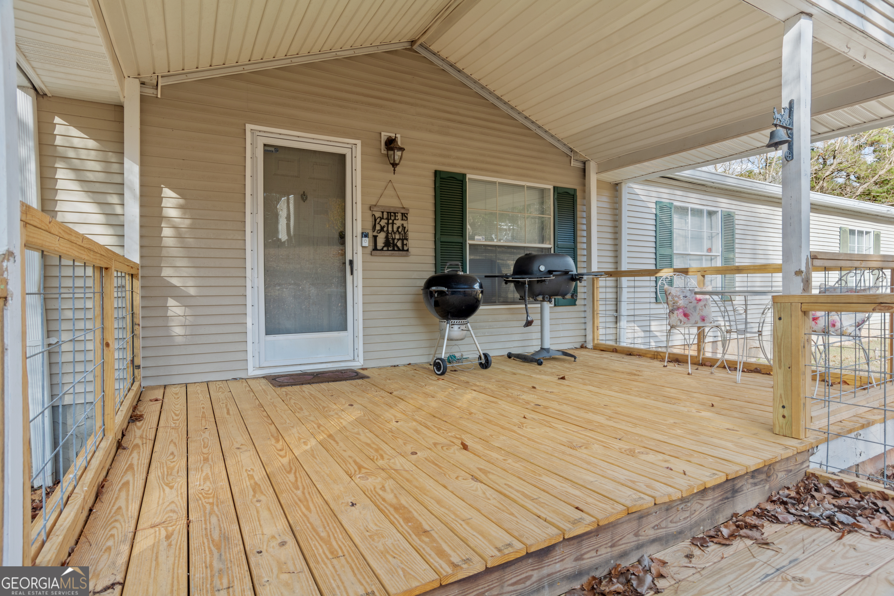 184 Brandywine Run Sparta, GA 31087 - Photo 33 of 72 a view of a living room and wooden floor