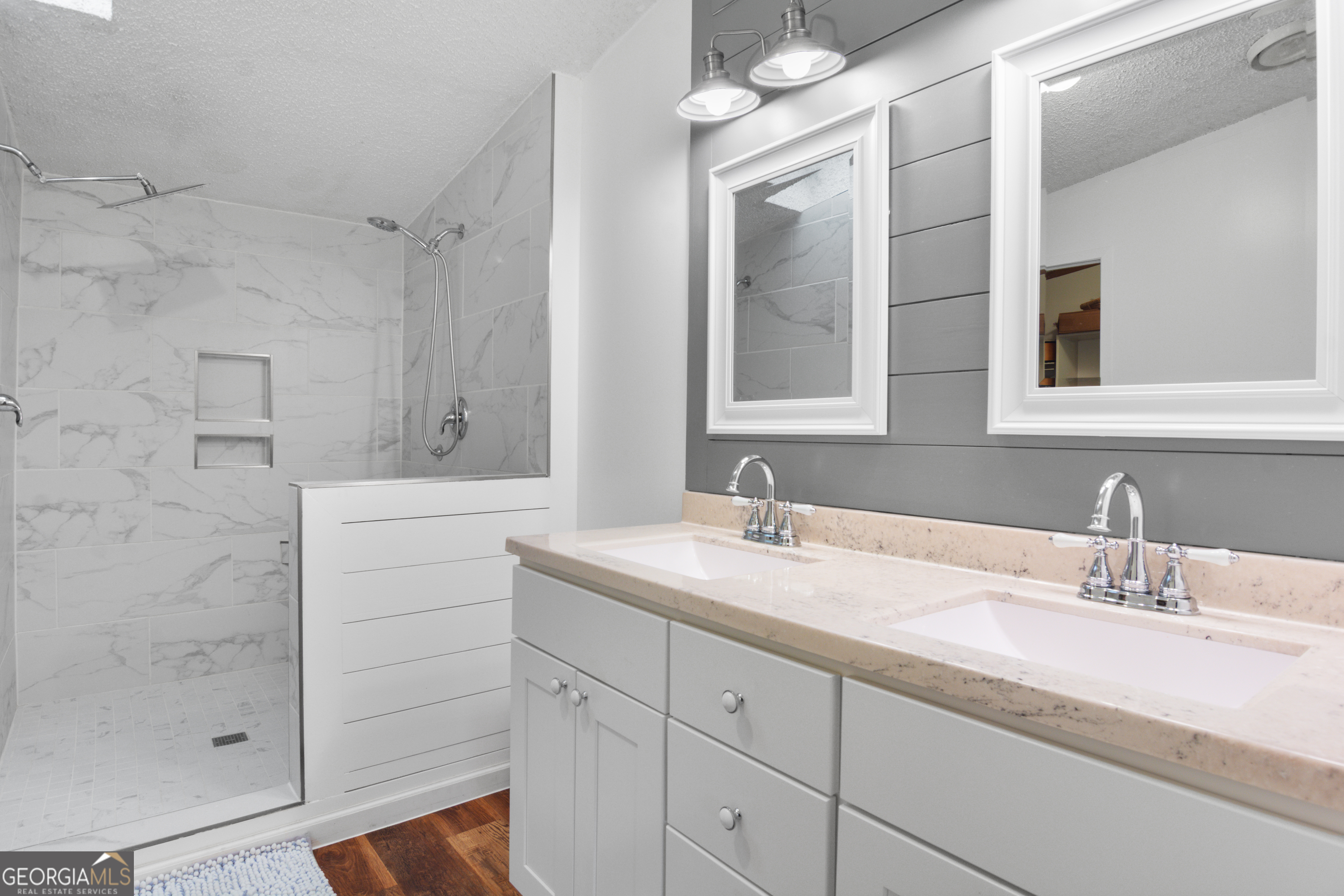 184 Brandywine Run Sparta, GA 31087 - Photo 64 of 72 a bathroom with a sink and a mirror