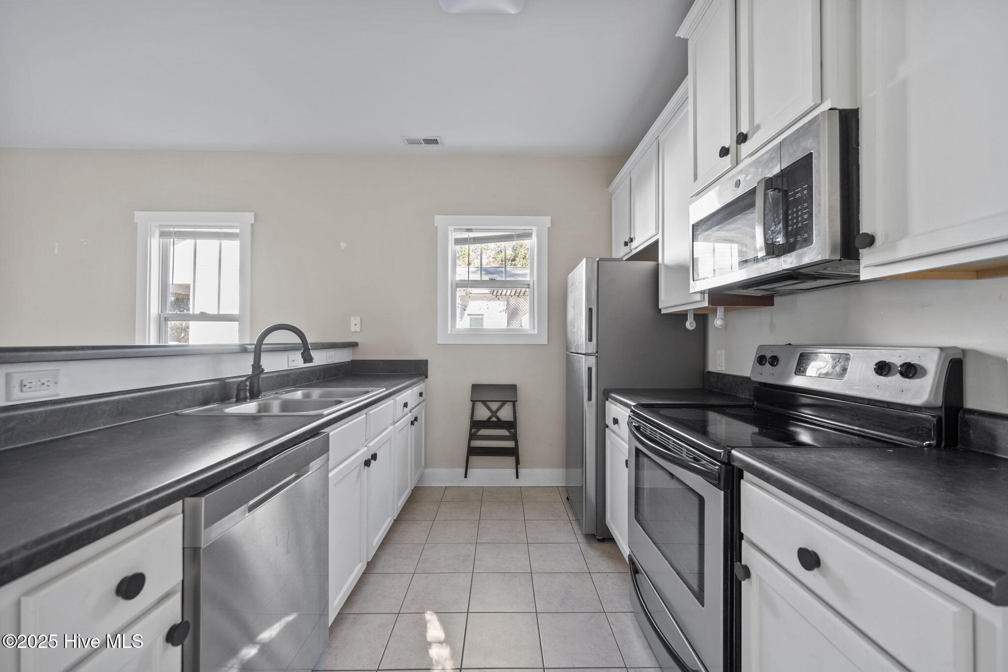644 East Ocean Road Holly Ridge, NC 28445 - Photo 23 of 39 kitchen1