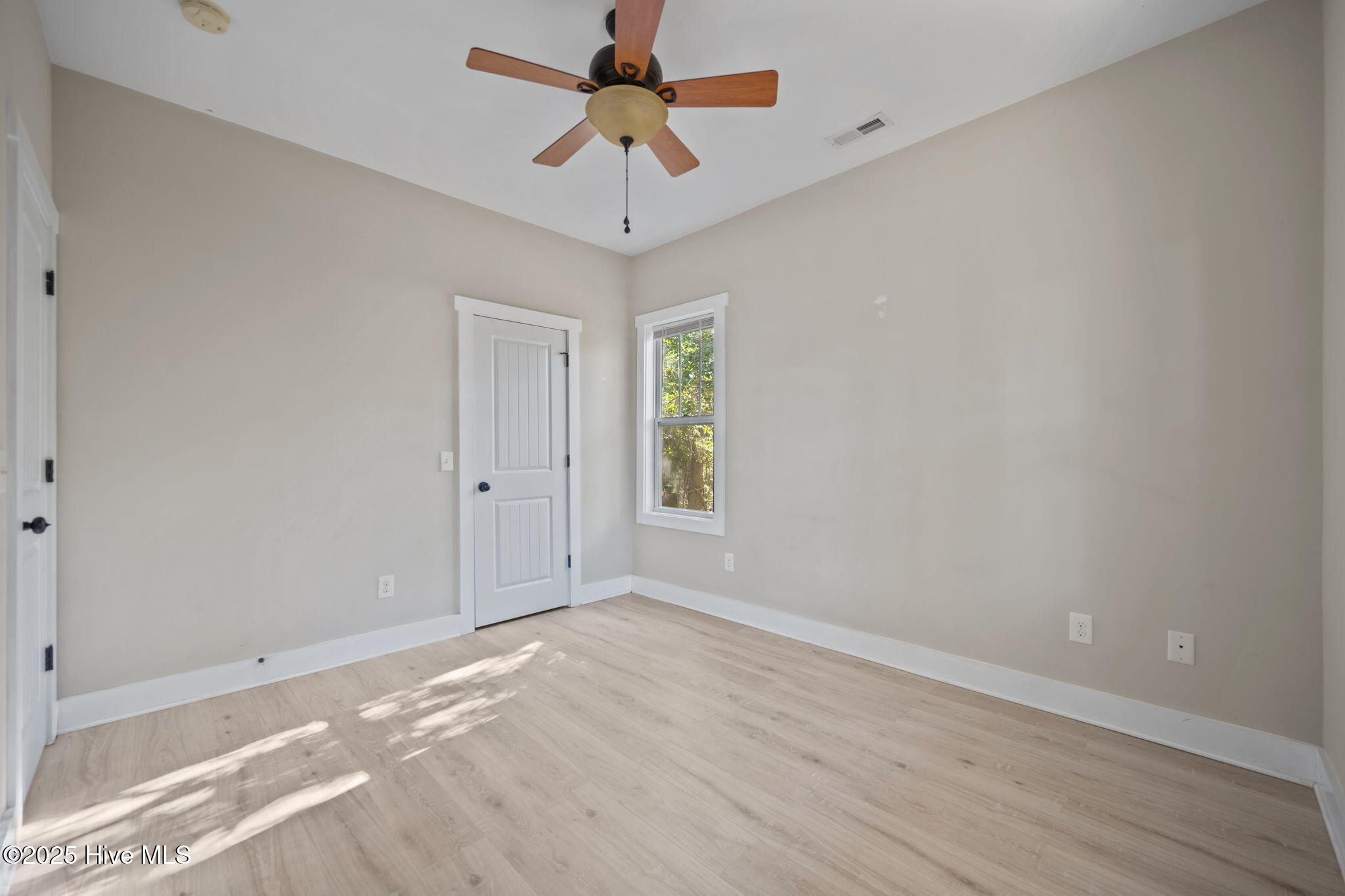 644 East Ocean Road Holly Ridge, NC 28445 - Photo 28 of 39 Front Bedroom
