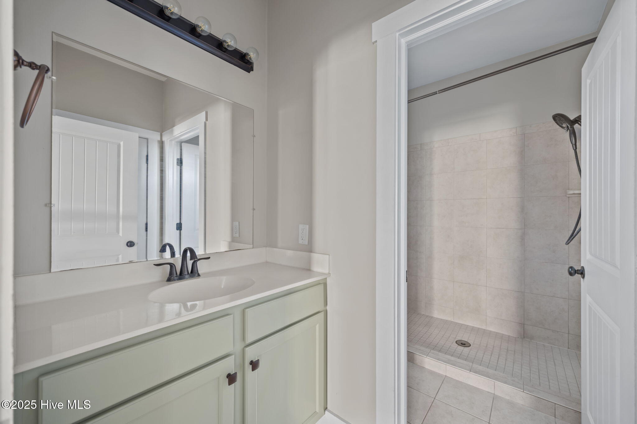 644 East Ocean Road Holly Ridge, NC 28445 - Photo 31 of 39 Main Bathroom