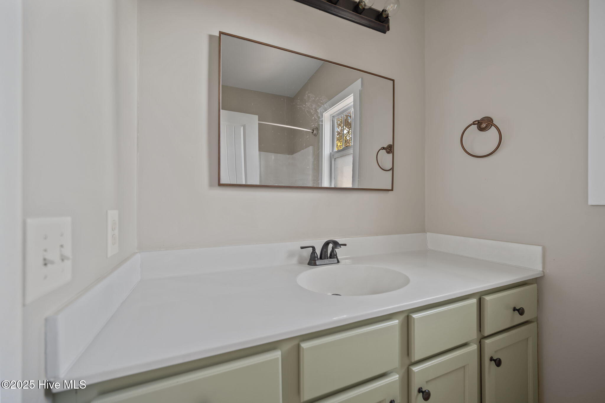 644 East Ocean Road Holly Ridge, NC 28445 - Photo 36 of 39 Primary En-Suite