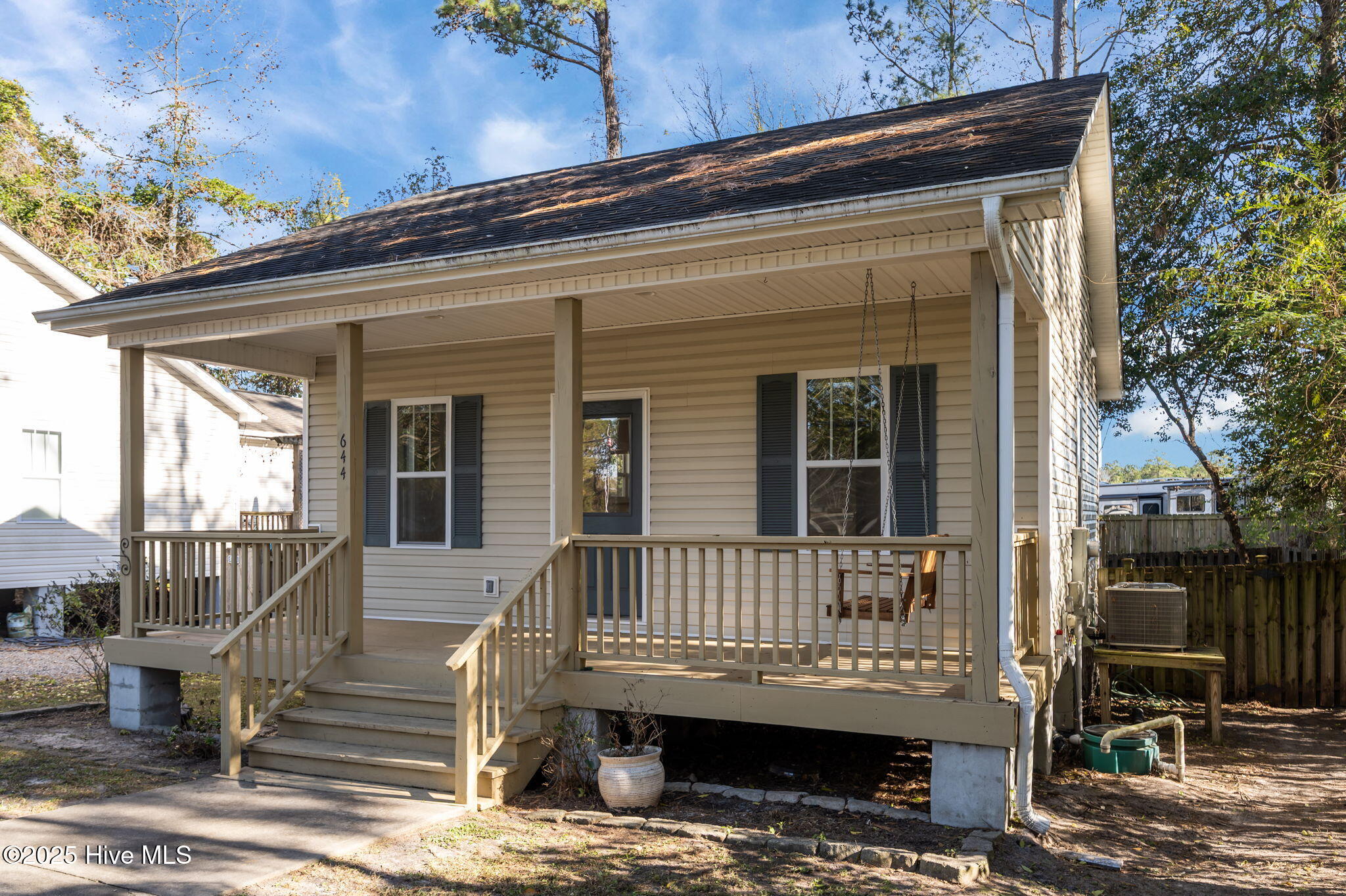 644 East Ocean Road Holly Ridge, NC 28445 - Photo 8 of 39 front2