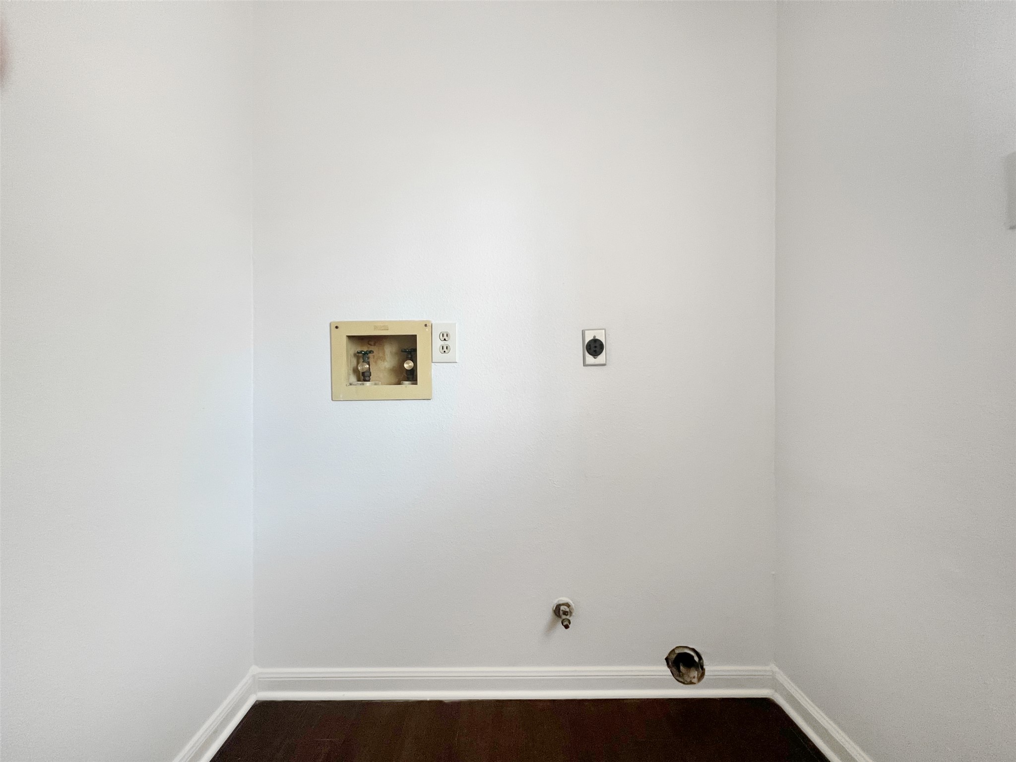 2010 Alex Avenue, Unit B Austin, TX 78728 - Photo 18 of 20 Laundry Room