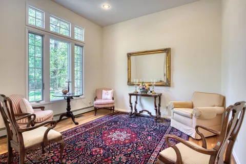 60 Dundee Lane, Southampton, NY 11968