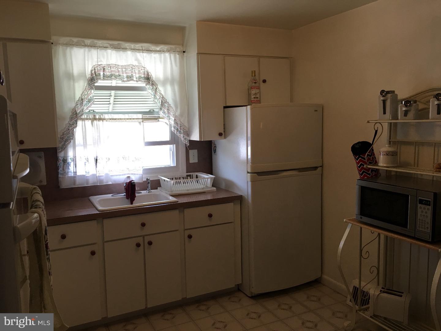 647 Colebrook Road Philadelphia, PA 19115 - Photo 11 of 25 Gallery Image 11