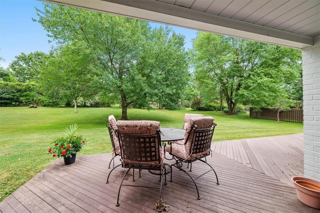 406 Fox Chapel Road Pittsburgh, PA 15238 - Photo 4 of 49 Covered patio area