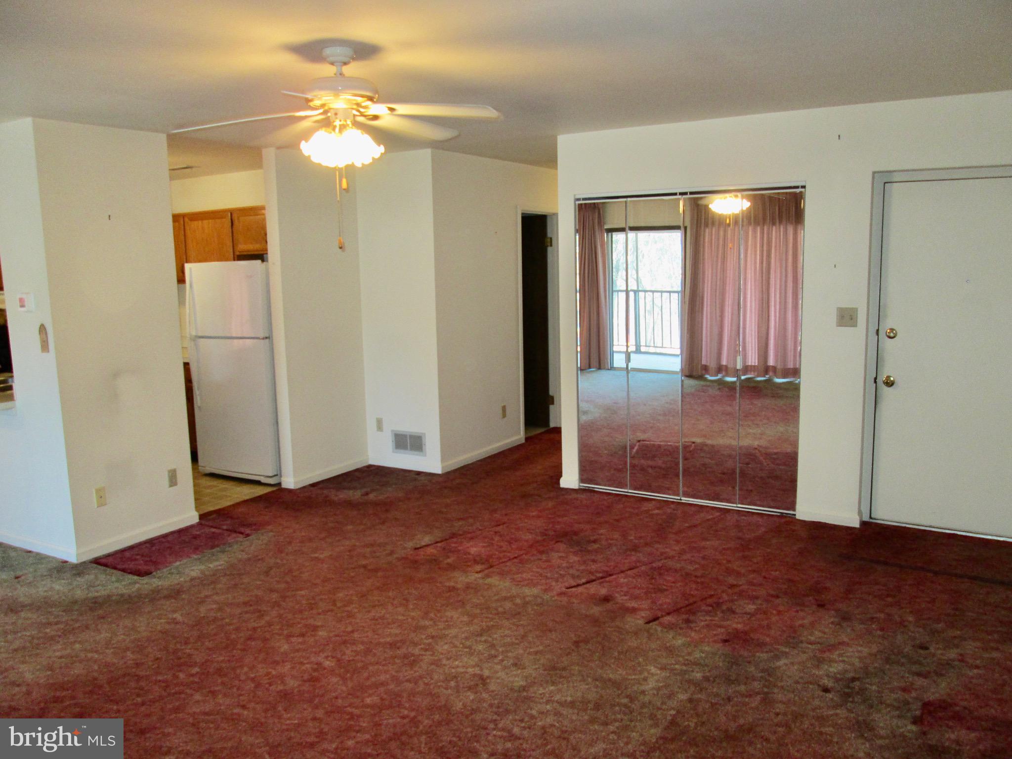 46B Muirfield Drive Reading, PA 19607 - Photo 12 of 39 Living Room
