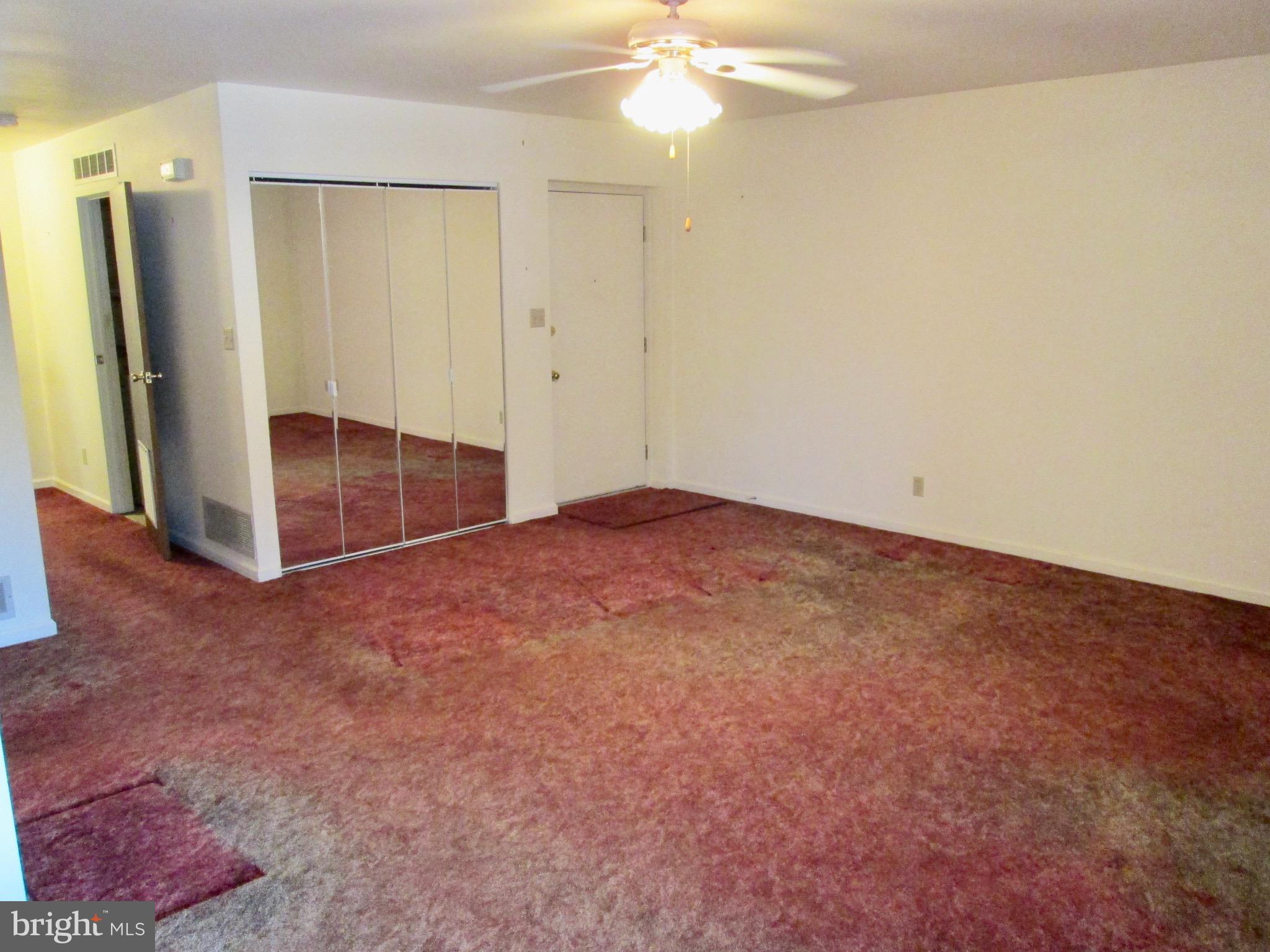 46B Muirfield Drive Reading, PA 19607 - Photo 13 of 39 Living Room