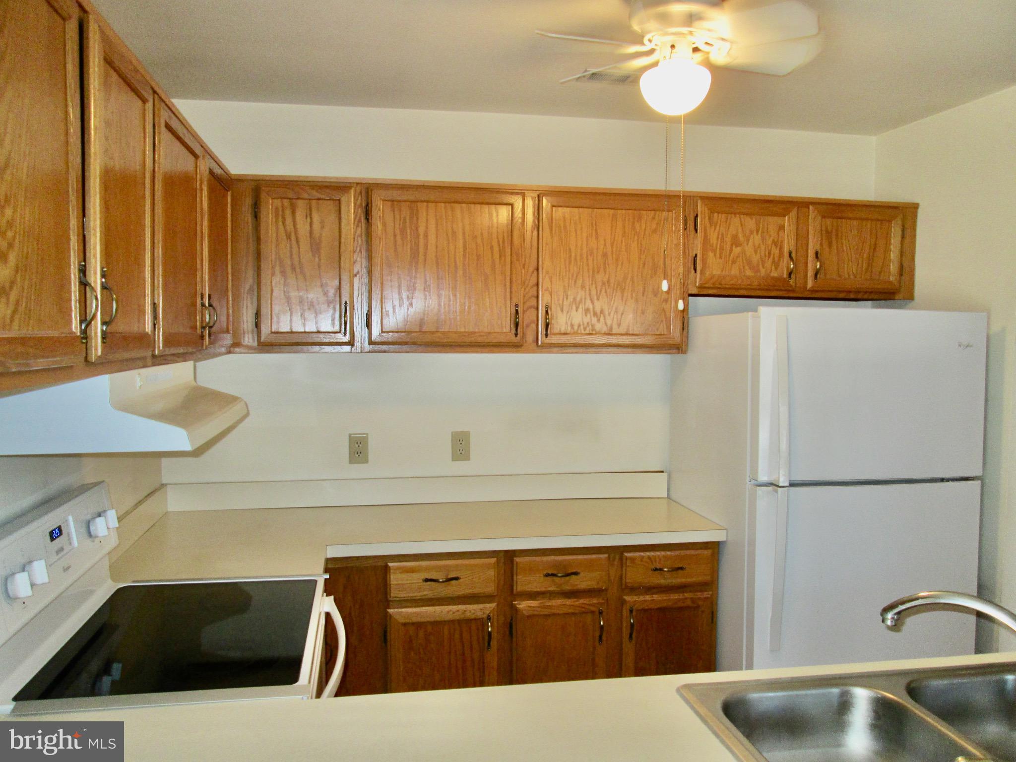 46B Muirfield Drive Reading, PA 19607 - Photo 3 of 39 Kitchen