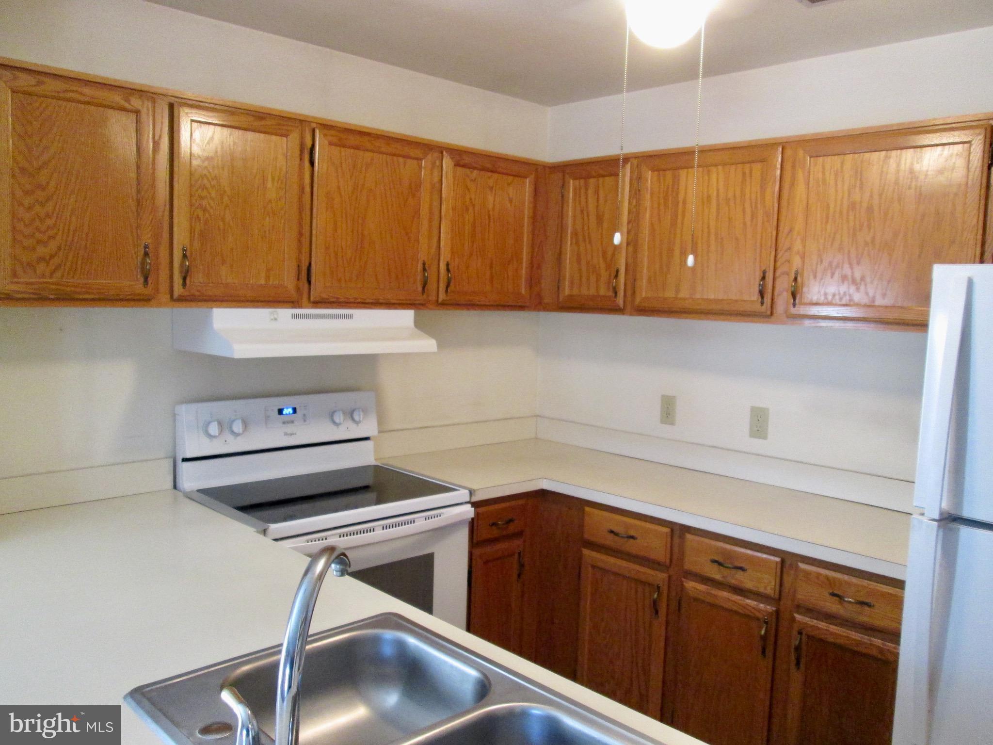 46B Muirfield Drive Reading, PA 19607 - Photo 4 of 39 Kitchen