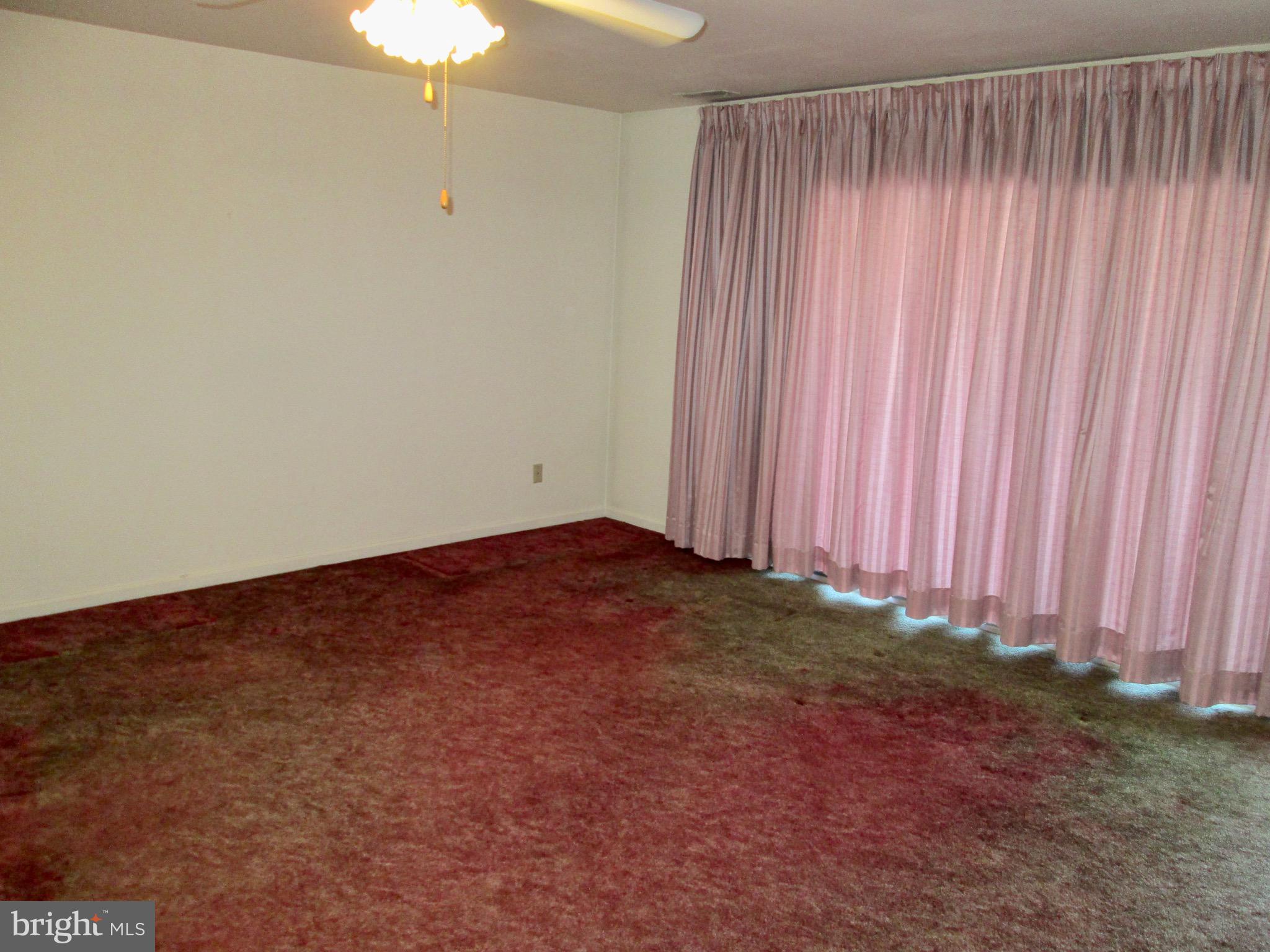 46B Muirfield Drive Reading, PA 19607 - Photo 10 of 39 Living Room