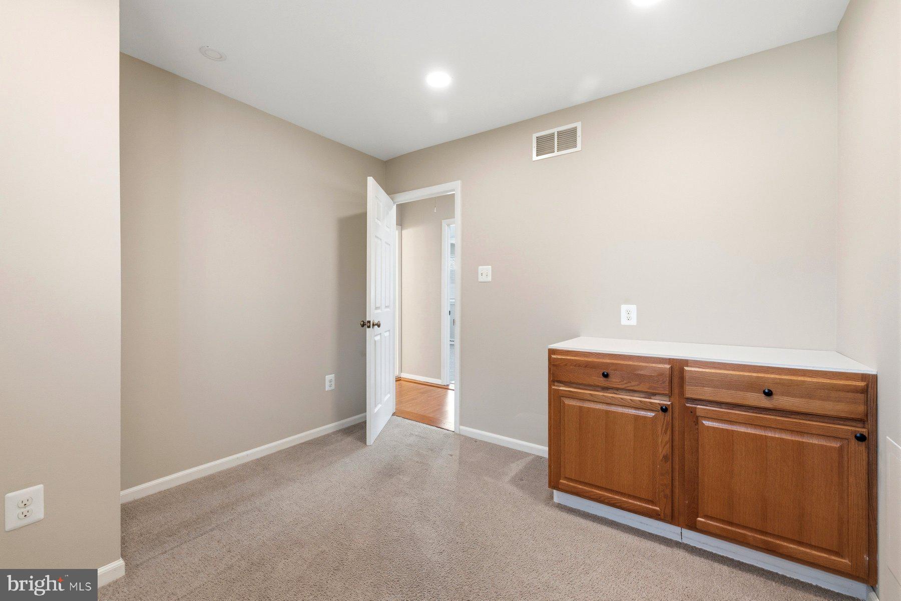 723 Braeside Road Baltimore, MD 21229 - Photo 34 of 46 Used as an Office