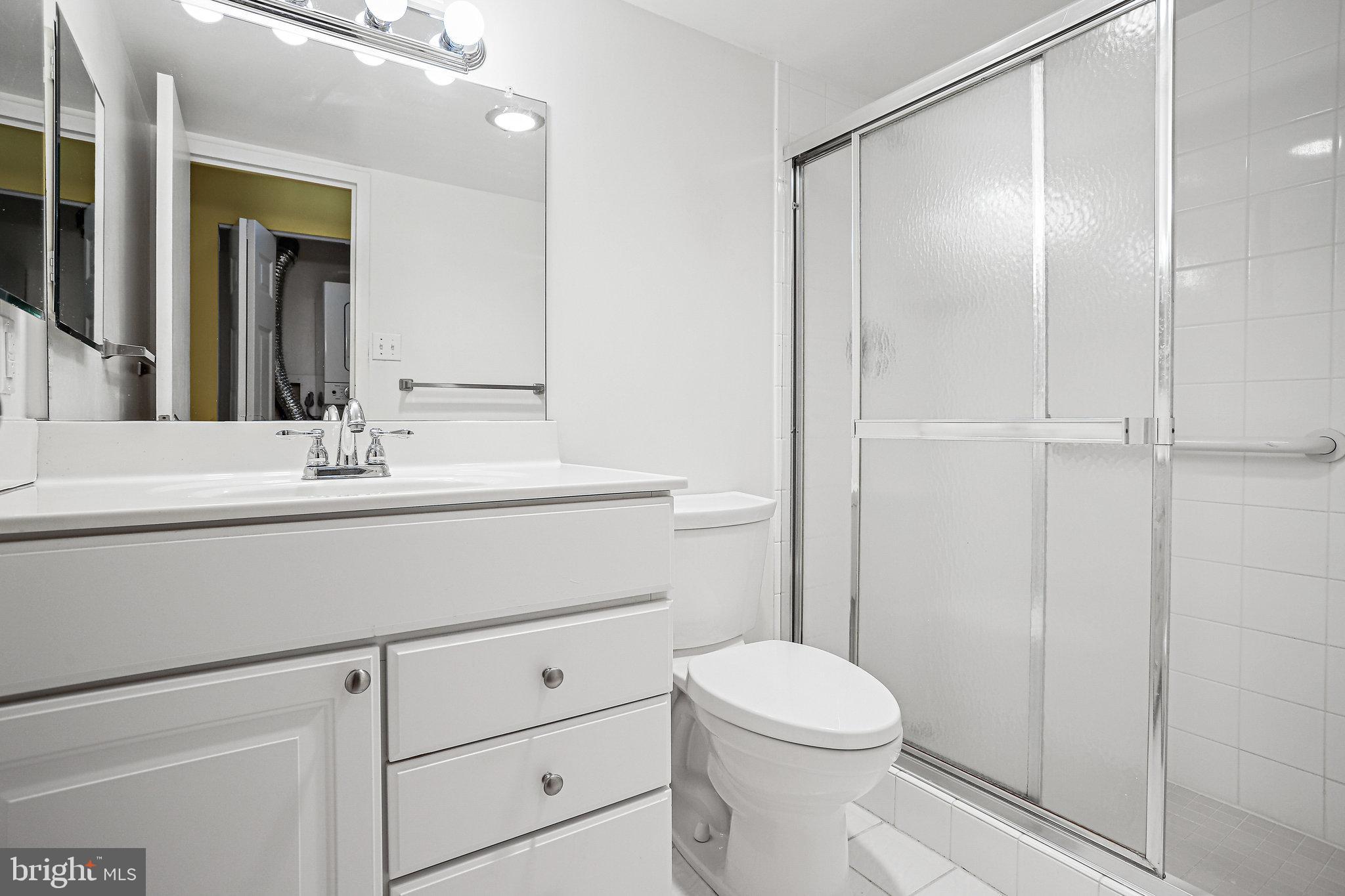6800 Fleetwood Road, Unit 1101 McLean, VA 22101 - Photo 24 of 31 Full bath