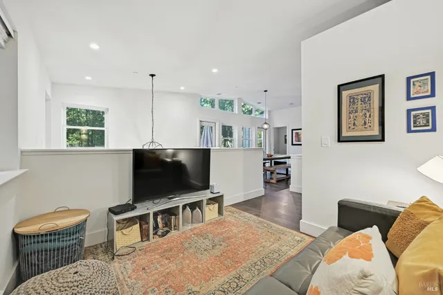 $597,000 | 14831 Canyon 7 Road, Guerneville, CA 95446