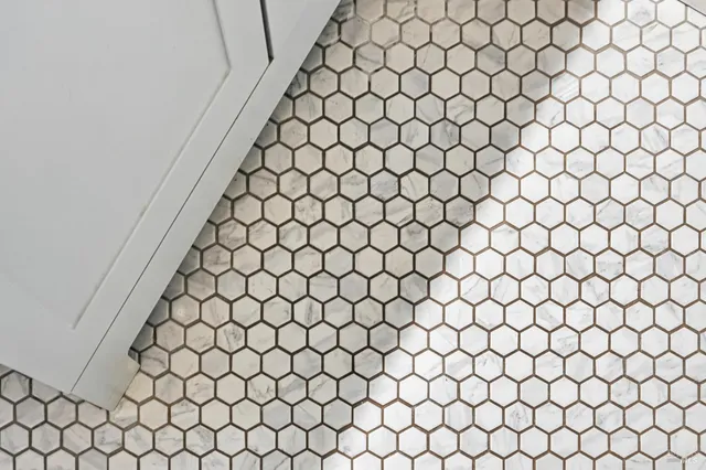 $597,000 | 14831 Canyon 7 Road, Guerneville, CA 95446