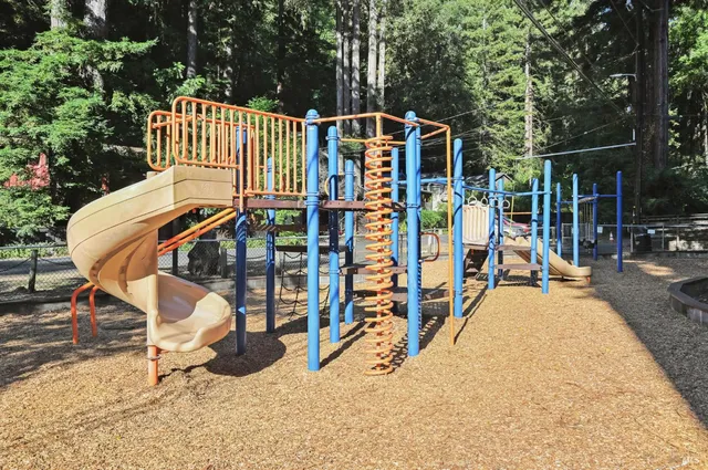 $597,000 | 14831 Canyon 7 Road, Guerneville, CA 95446