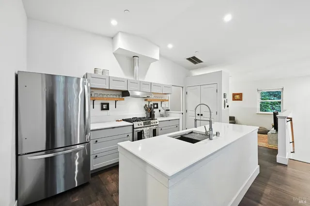 $597,000 | 14831 Canyon 7 Road, Guerneville, CA 95446