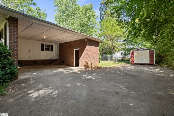 $165,000 | 215 Arcadia Drive, Anderson, SC 29621