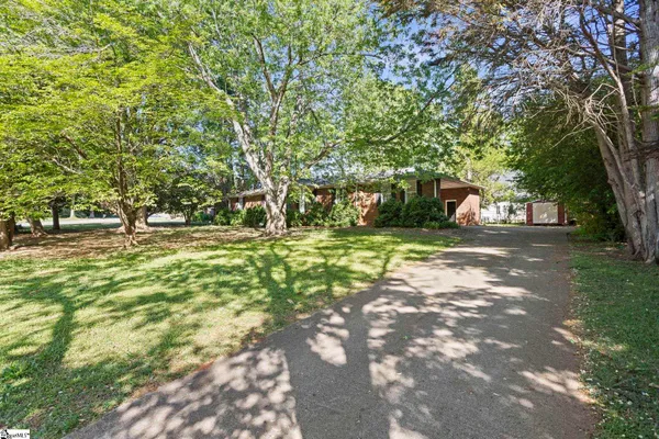 $165,000 | 215 Arcadia Drive, Anderson, SC 29621