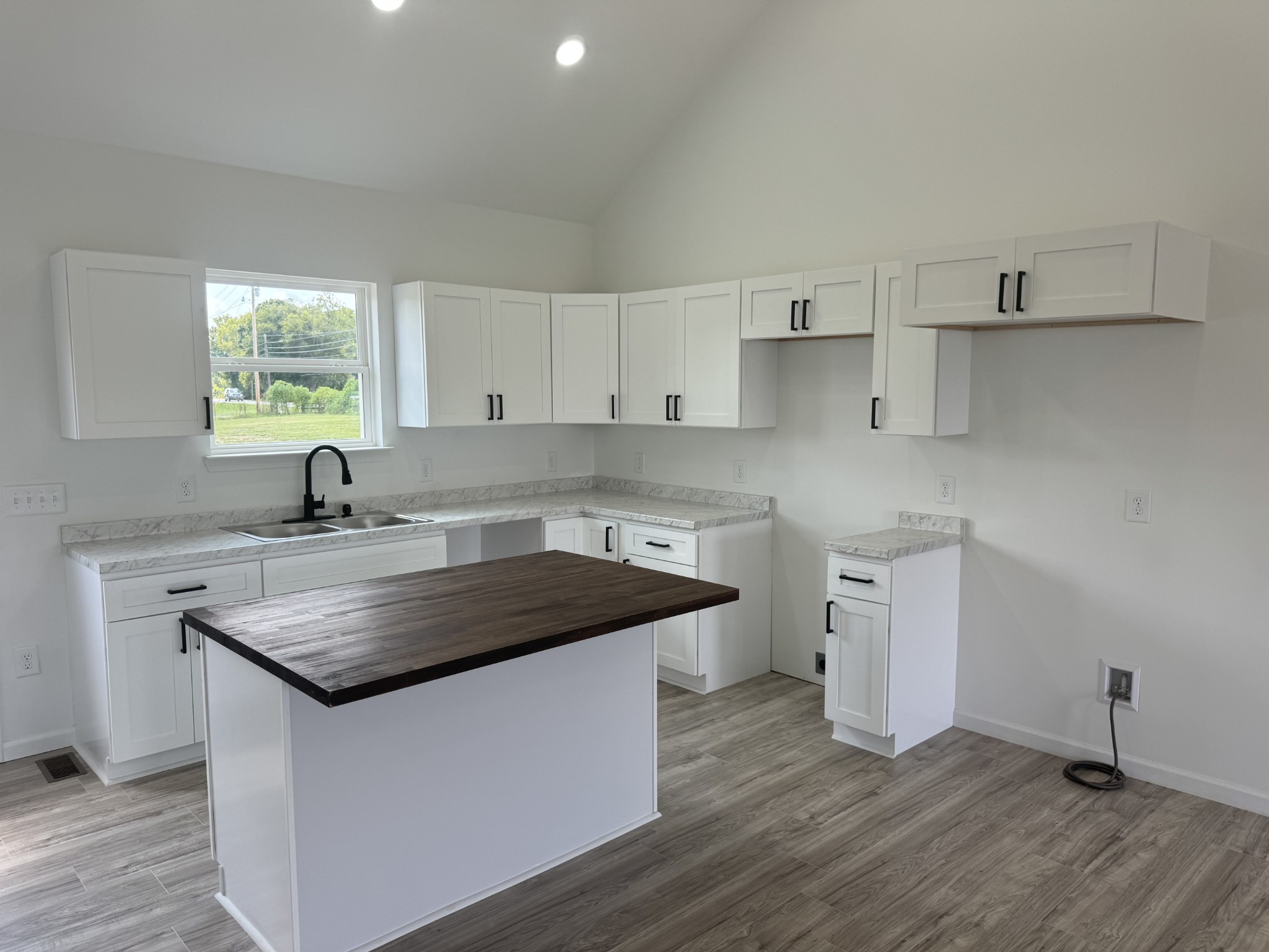 2101 Laws Hill Road Lewisburg, TN 37091 - Photo 12 of 17