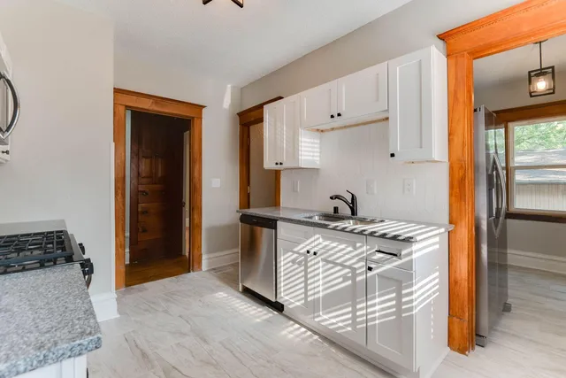 $756,000 | 220 West 33rd Street, Minneapolis, MN 55408