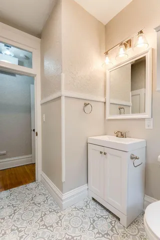 $756,000 | 220 West 33rd Street, Minneapolis, MN 55408