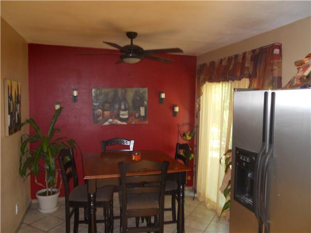 13222 Saddle Ridge Road Lakeside, CA 92040 - Photo 4 of 11 Dinning area off the kitchen