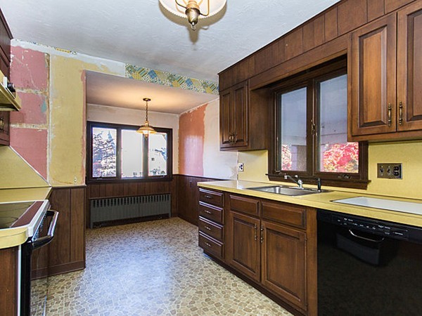 277 Florence Road Waltham, MA 02453 - Photo 3 of 24