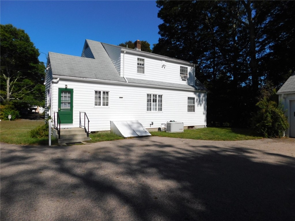 960 Main Street Hopkinton, RI 02832 - Photo 3 of 24