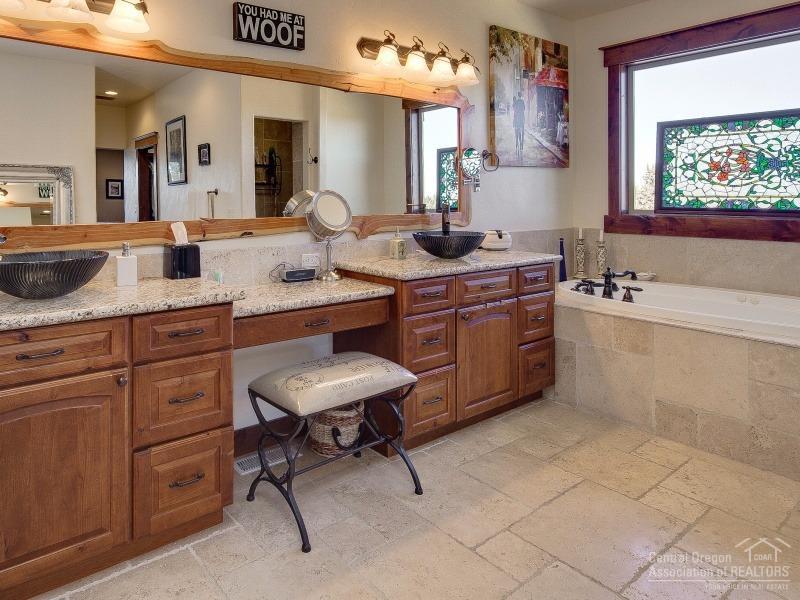 63430 Overtree Road Bend, OR 97701 - Photo 13 of 25 Gallery Image 13