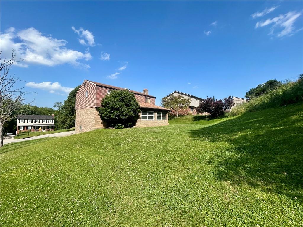 1061 Old Post Road South Park, PA 15129 - Photo 2 of 32