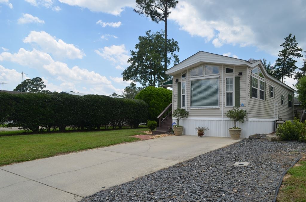 237 Defuniak Loop Lillian, AL 36549 - Photo 3 of 34