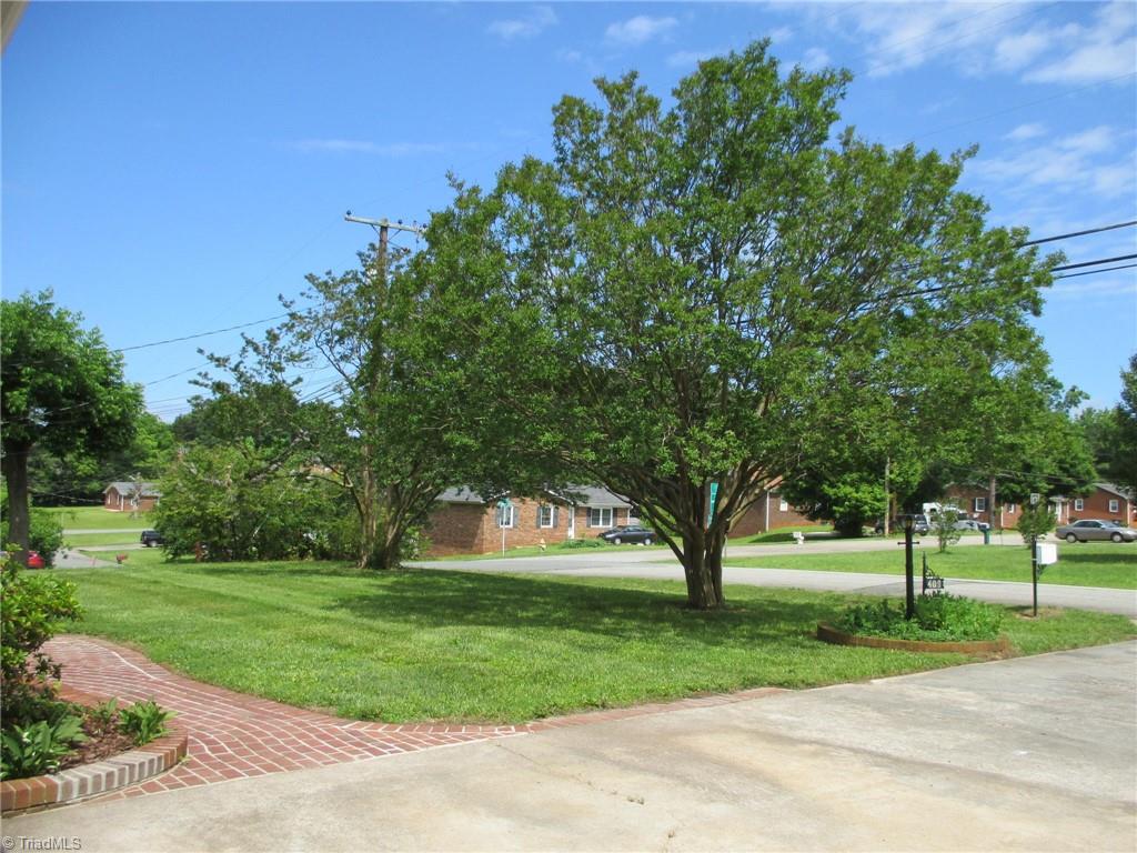 409 Price Road Lexington, NC 27295 - Photo 28 of 30 BEAUTIFUL CREPE MYRTLE TREES IN FRONT YARD