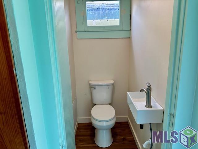 1522 Stephens Avenue, Unit MAIN HOUSE Baton Rouge, LA 70808 - Photo 14 of 16 Half Bathroom