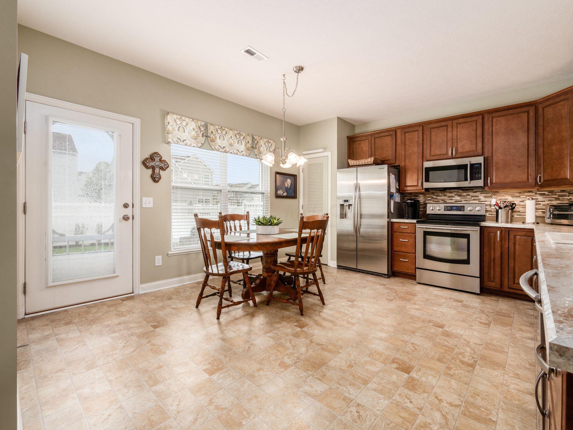 5682 Stearns Road Dublin, OH 43016 - Photo 6 of 30 kitchen