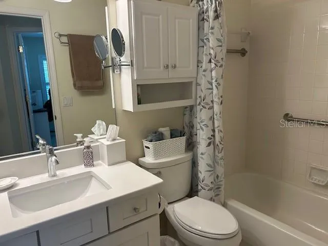 $229,900 | 200 Silver Lake Drive, Unit 203, Venice, FL 34292