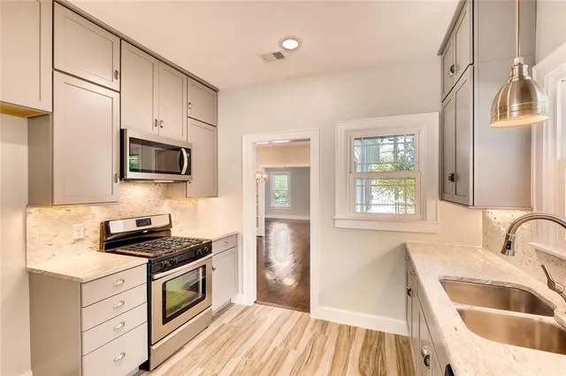 $725,000 | 906 East 38th 1/2 Street, Austin, TX 78751