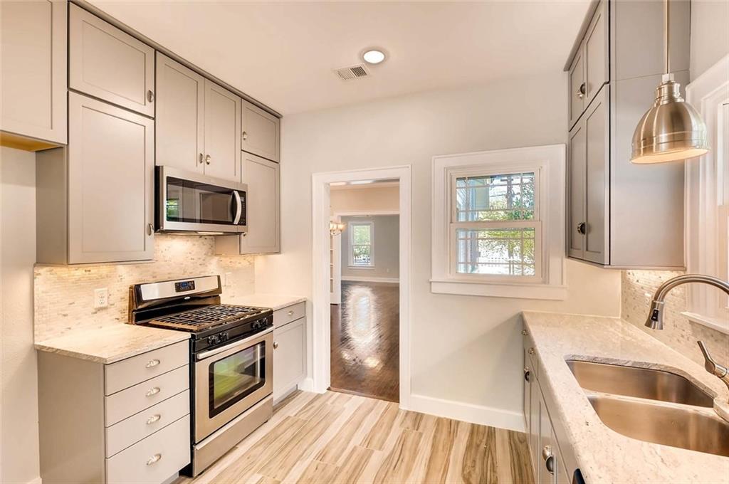 906 East 38th 1/2 Street Austin, TX 78751 - Photo 11 of 28