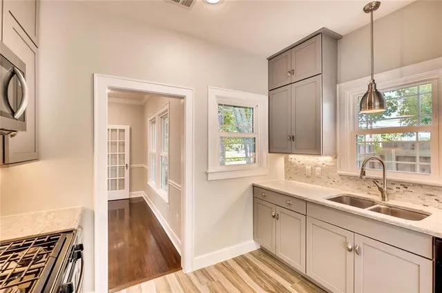 $725,000 | 906 East 38th 1/2 Street, Austin, TX 78751