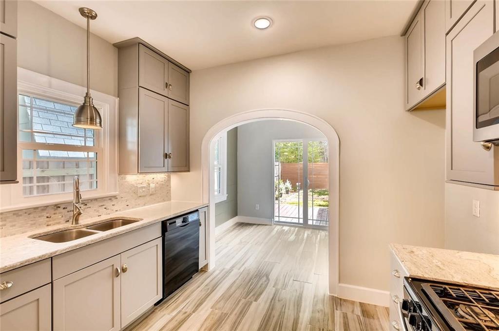 906 East 38th 1/2 Street Austin, TX 78751 - Photo 13 of 28