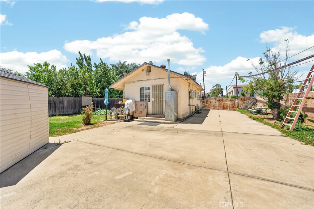 3773 Taft Street Riverside, CA 92503 - Photo 2 of 13 back side