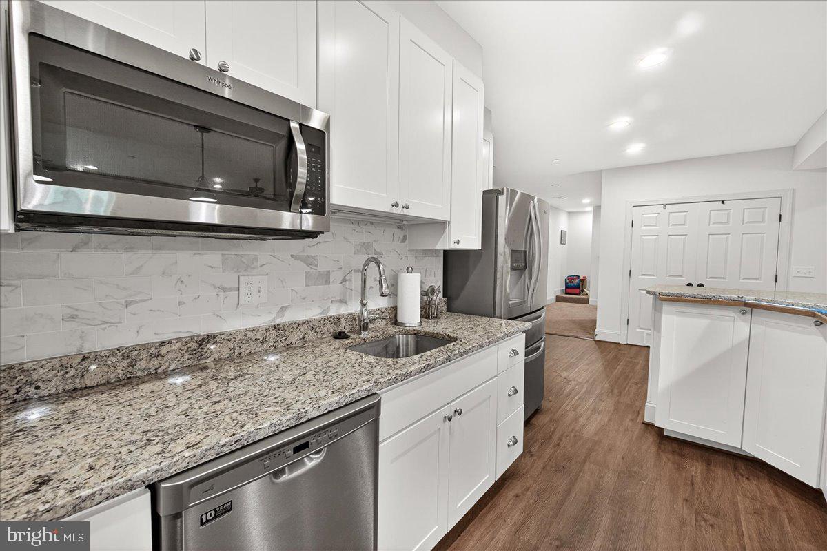 2516 Daisy Road Woodbine, MD 21797 - Photo 40 of 78 Modern kitchen with sleek finishes.