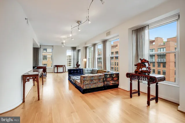 $1,495,000 | 675 E Street Northwest, Unit 900, Washington, DC 20004