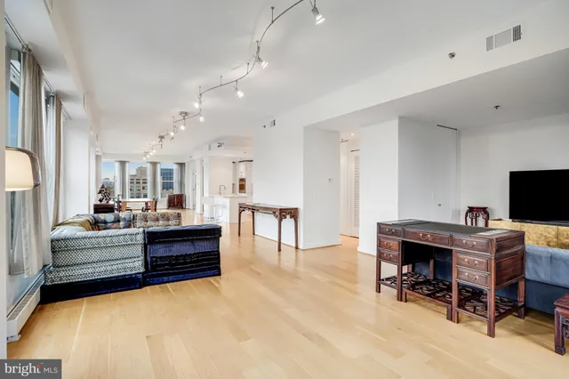 $1,495,000 | 675 E Street Northwest, Unit 900, Washington, DC 20004