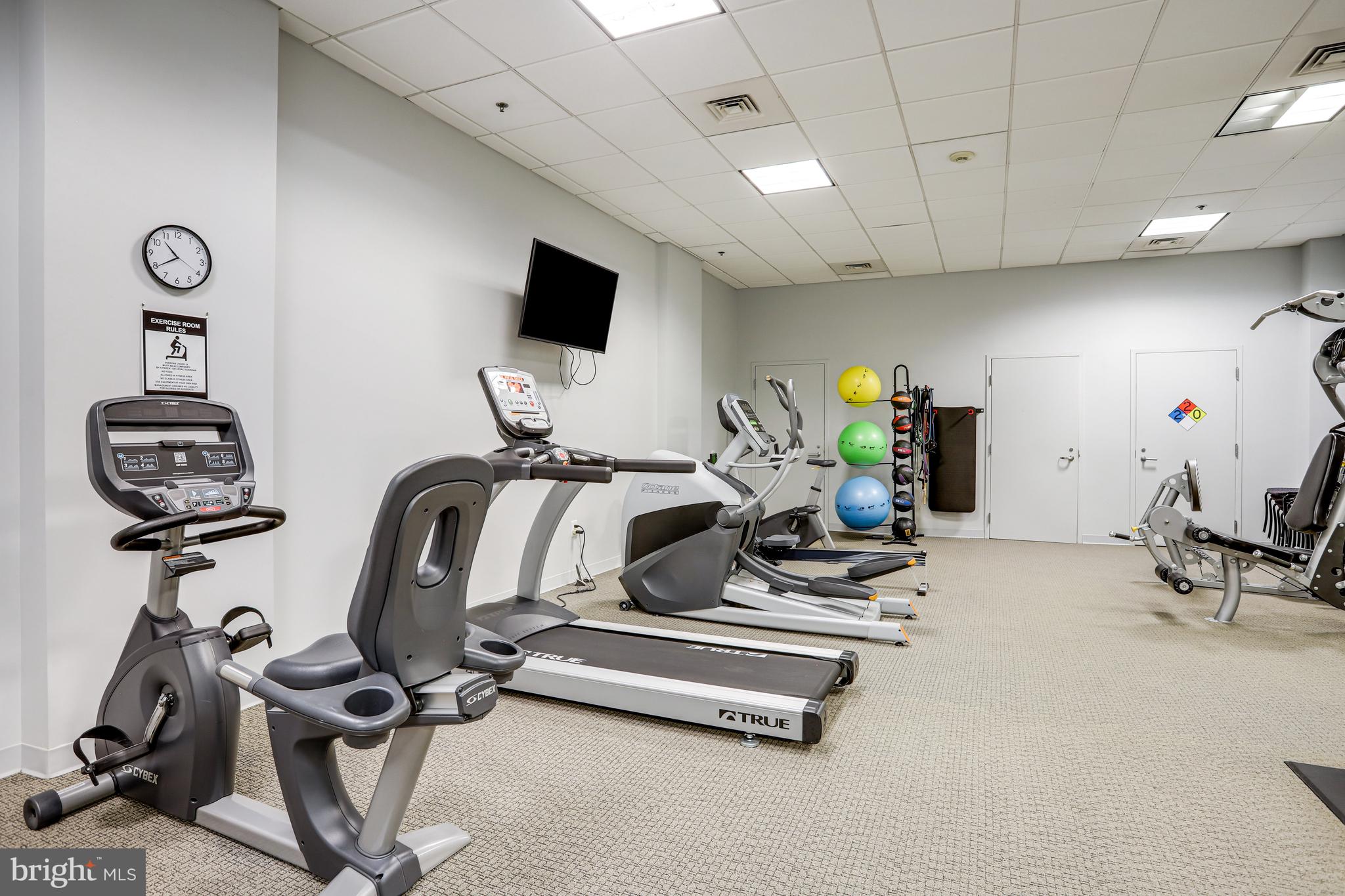 675 E Street Northwest, Unit 900 Washington, DC 20004 - Photo 38 of 40 a view of a room with gym equipment