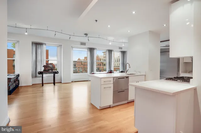 $1,495,000 | 675 E Street Northwest, Unit 900, Washington, DC 20004