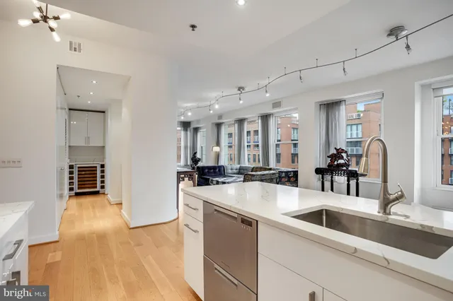 $1,495,000 | 675 E Street Northwest, Unit 900, Washington, DC 20004