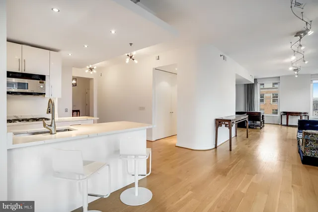 $1,495,000 | 675 E Street Northwest, Unit 900, Washington, DC 20004